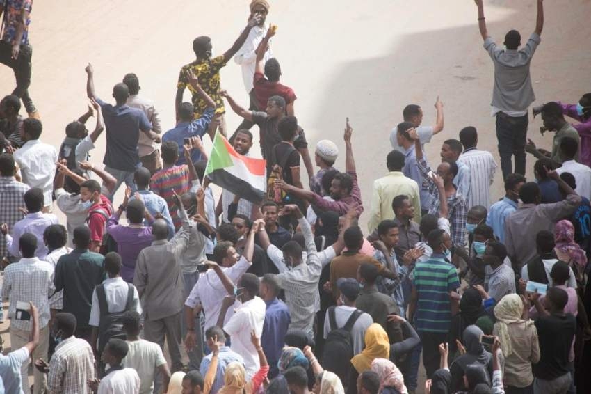 طلاب سودانيون يتظاهرون ضد النظام رغم «الطوارئ»