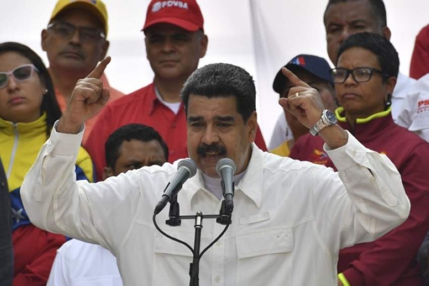 مادورو يقول إن هجوماً إلكترونياً جديداً أعاق إعادة التيار الكهربائي في فنزويلا