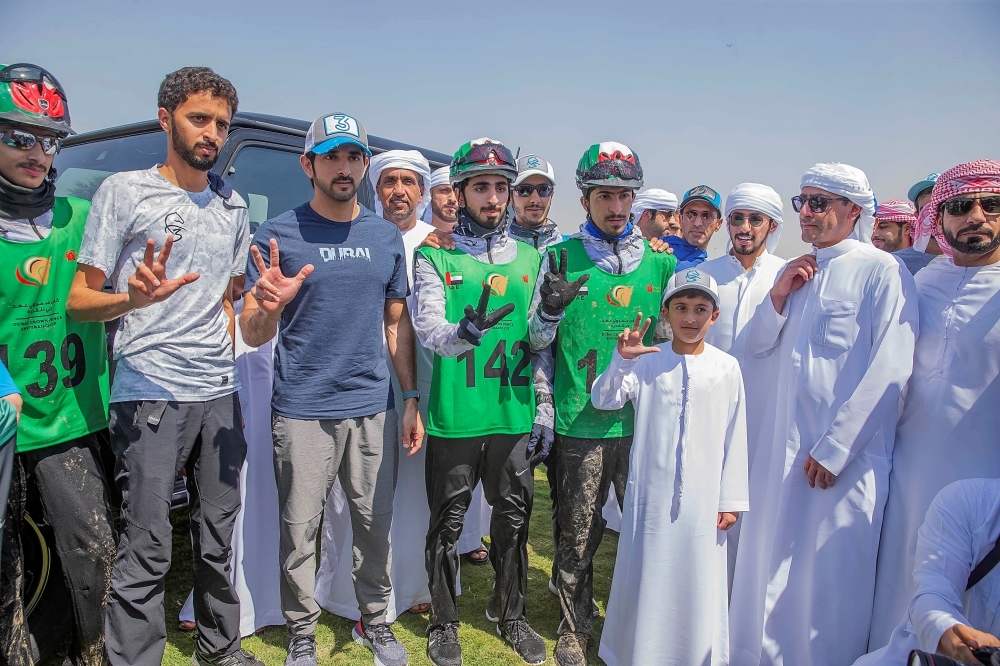 محمد بن راشد يشهد سباق اليمامة في مهرجان ولي عهد دبي للقدرة