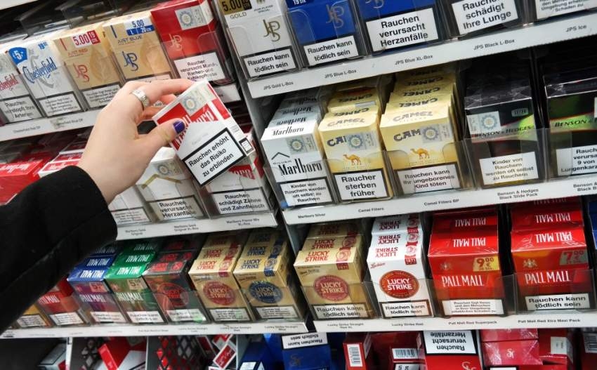 حظر السجائر التي لا تحمل «الطوابع الرقمية» في الأسواق المحلية