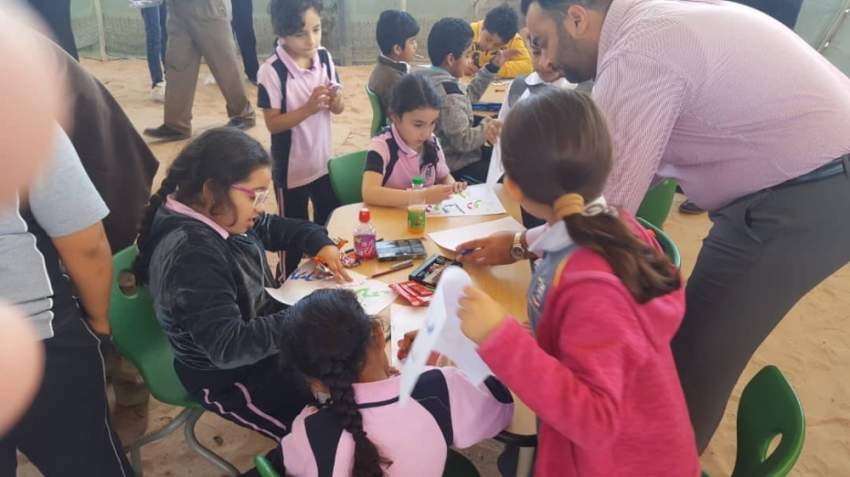 مدرسة جزيرة أبوموسى تحتفل بيوم السعادة