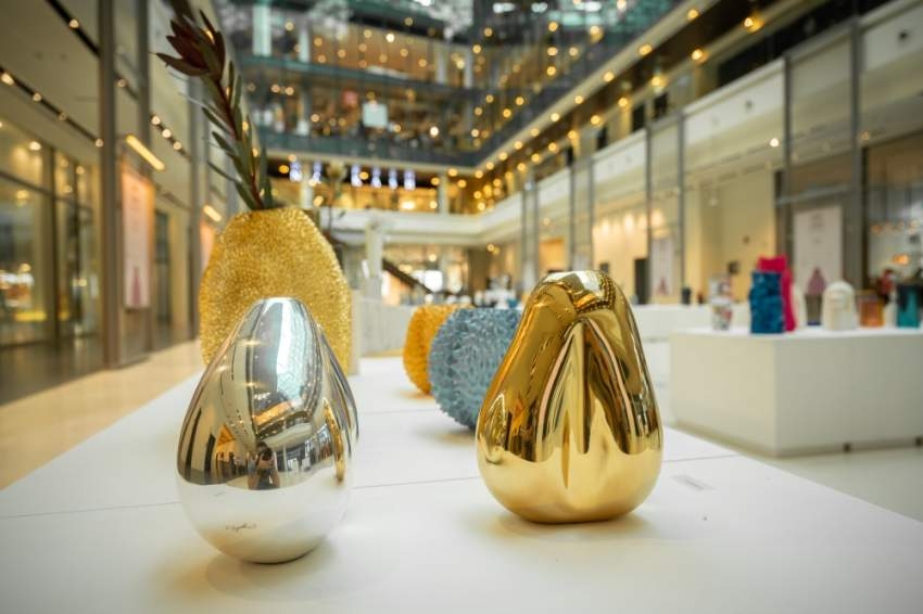 «1000 مزهرية» .. إبداعات 75 فناناً تزين حي دبي للتصميم