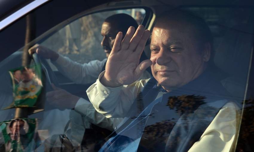 محكمة باكستانية تفرج عن رئيس الوزراء السابق نواز شريف بكفالة «مؤقتاً»