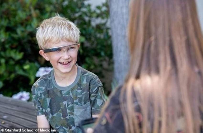 هل تساعد نظارات غوغل على معالجة اضطربات التوحد لدى الأطفال؟