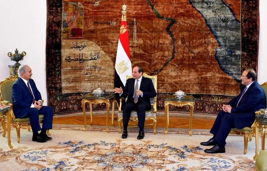 الرئيس المصري يلتقي قائد الجيش الوطني الليبي