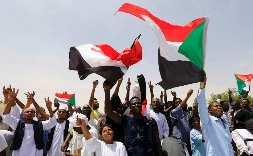 الأمر بحجز الأموال "المشبوهة" في السودان
