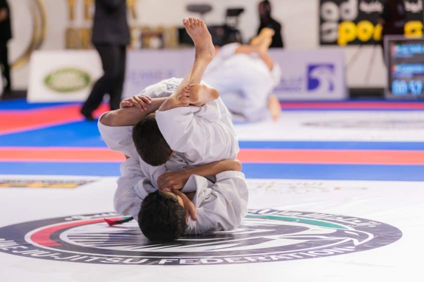 خمسة أشقاء سعوديون يتنافسون في «أبوظبي للجوجيتسو»