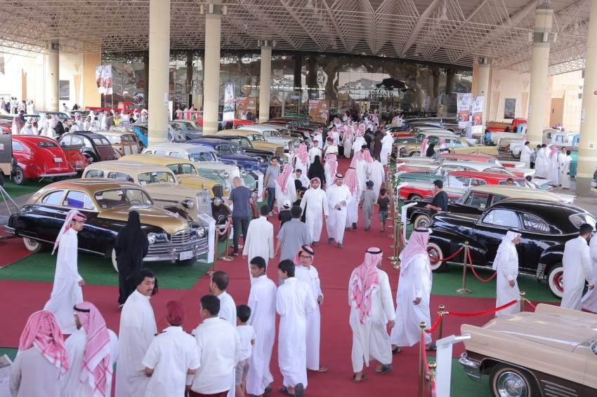السعودية .. مهرجان للسيارات الكلاسيكية يبهر الزوار