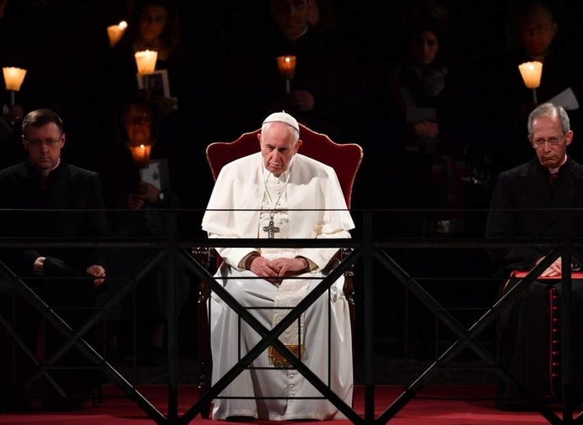 البابا يترأس قداس الجمعة العظيمة في روما