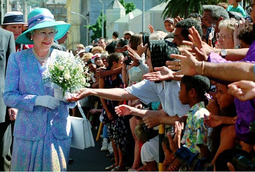 ما لا تعرفونه عن الملكة إليزابيث في عيدها الـ 93