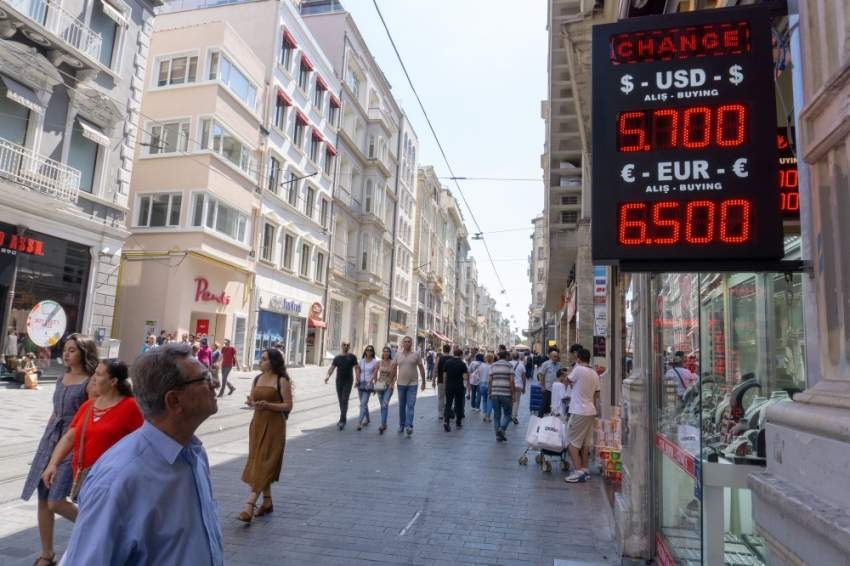 المركزي التركي يتلاعب بالأرصدة لحماية الليرة على حساب المستثمرين
