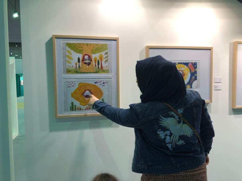 320 رساماً يعززون خيال الأطفال في «الشارقة القرائي»