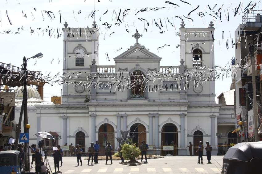 ازدحام الكنيسة ينقذ عائلة من الموت في سريلانكا
