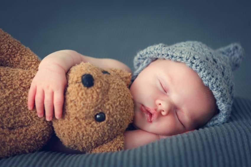 تطبيق لمراقبة الرضع أثناء النوم