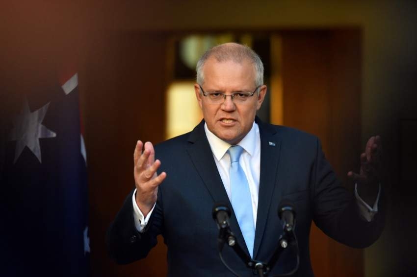 رئيس وزراء أستراليا يتعرض للرشق بالبيض من امرأة محتجة