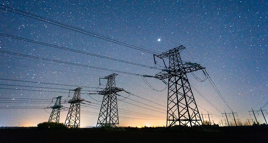 توليد الطاقة الكهربائية من سماء الليل