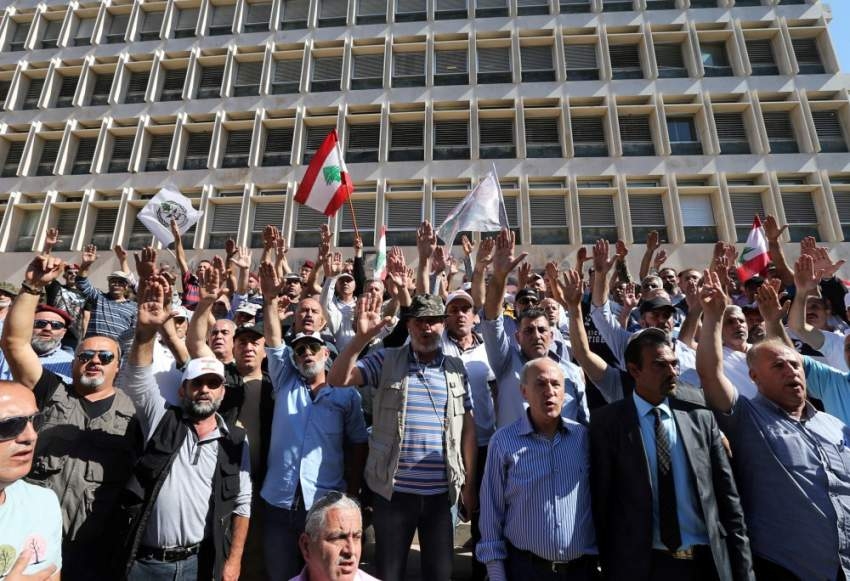 تحذيرات من أزمة محروقات في لبنان بسبب إضراب موظفي الجمارك