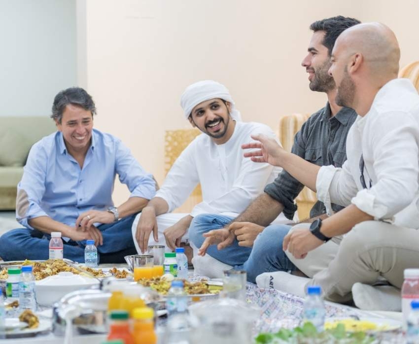 40 استضافة للمقيمين على موائد «إفطار القيم الإماراتية»