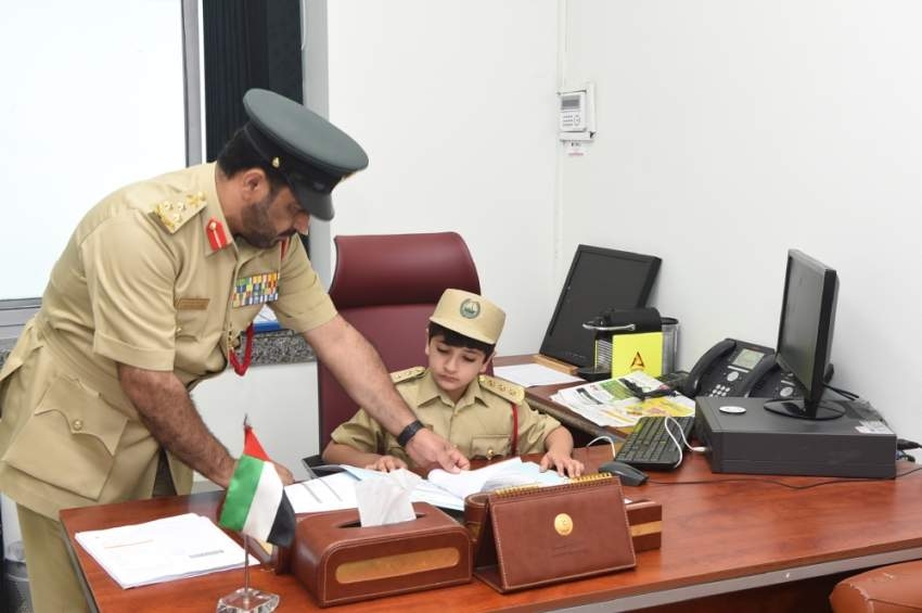 علي إبراهيم ضابط ليوم واحد في شرطة دبي