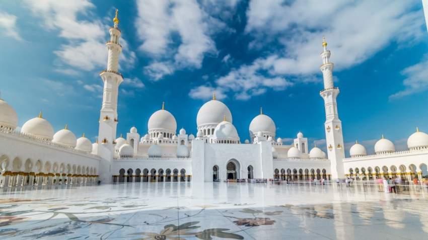 ضيوف جامع الشيخ زايد الكبير في رمضان يقاربون المليون