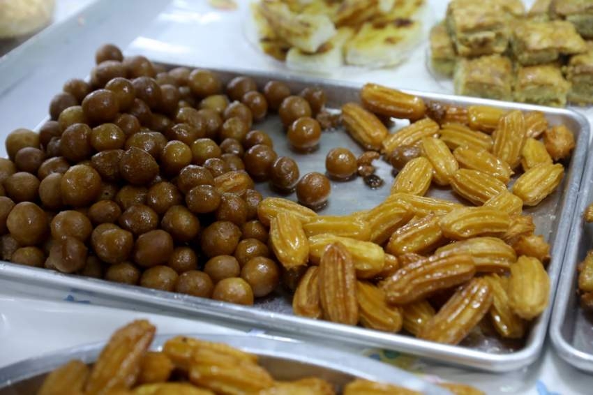 حلوى العيد .. لقيمات بالنوتيلا وعصيدة وخبيص وبلاليط