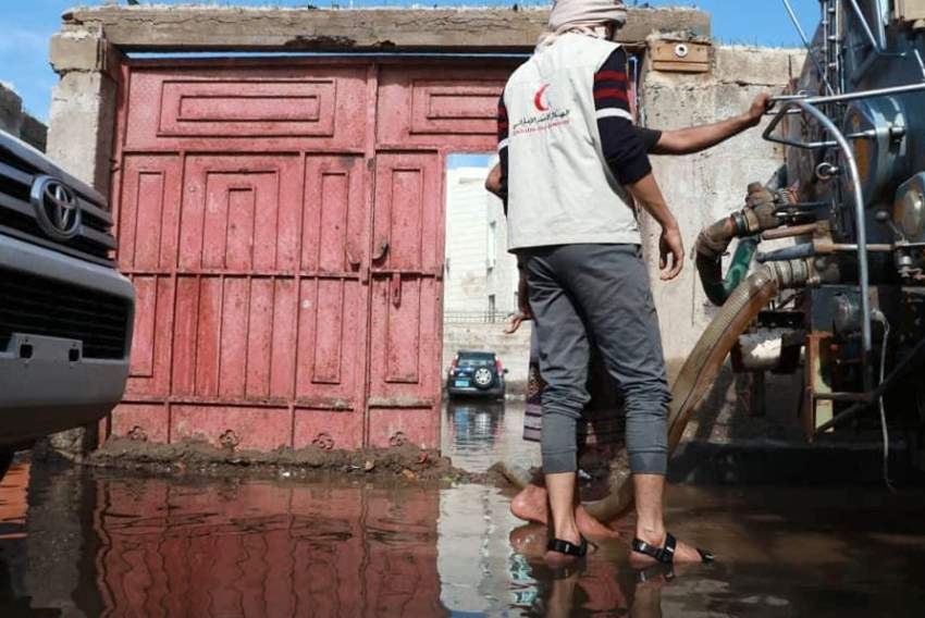 حملة إماراتية لإغاثة متضرري سيول اليمن وإيواء النازحين