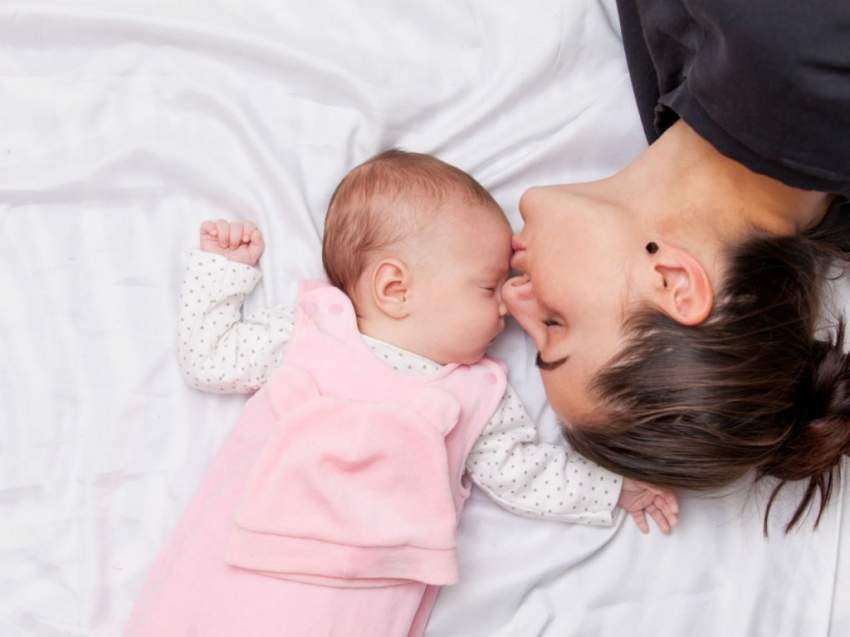 رائحة الأم تغير سلوك الأب تجاه الأطفال
