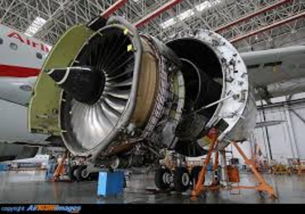 24 مليار درهم اتفاقية بين «سند» ورولز رويس لصيانة محركات الطائرات