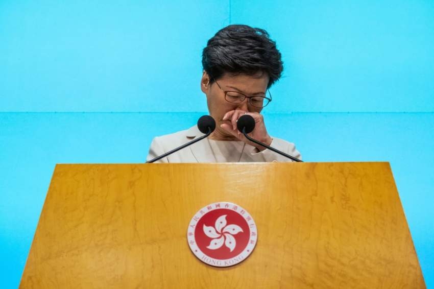 زعيمة هونج كونج : استجبت لإرادة المحتجين