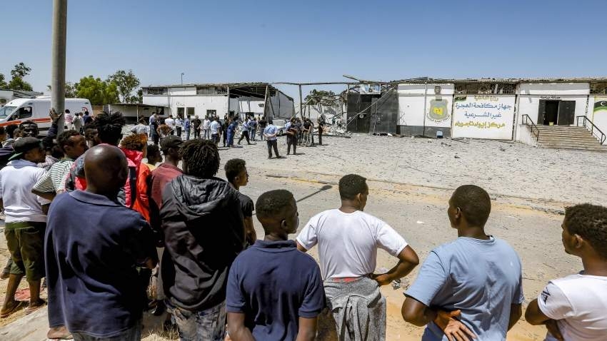 الجيش الليبي: ميليشيات طرابلس فجّرت مركز المهاجرين لإحراجنا