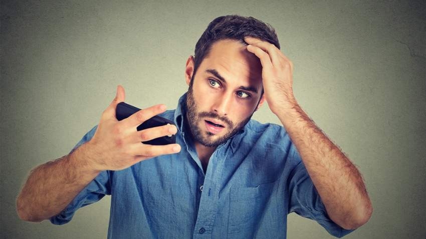 تعرّف إلى أسباب تساقط الشعر لدى الشباب.. وأبرز طرق العلاج