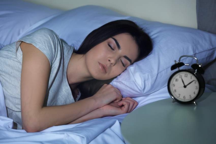 ما علاقة مواعيد النوم بالبدانة والسكري وضغط الدم؟