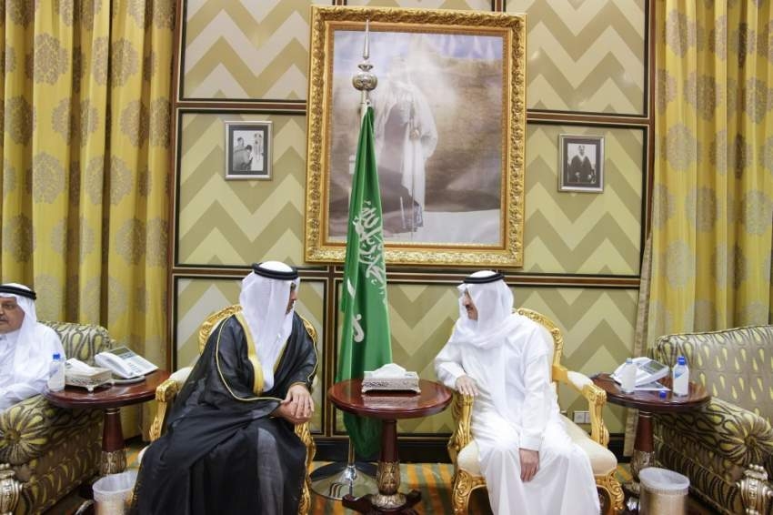 حامد بن زايد ينقل تعازي رئيس الدولة ونائبه ومحمد بن زايد في وفاة الأميرة الجوهرة آل سعود