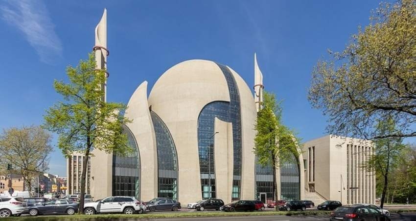 الشرطة الألمانية تخلي مسجدين في مدينة ميونخ بعد تهديدات بوجود قنابل