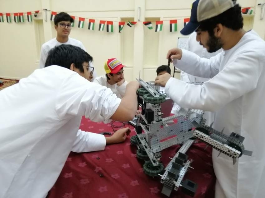 270 طالباً مبتكراً في «الإمارات العلمي»