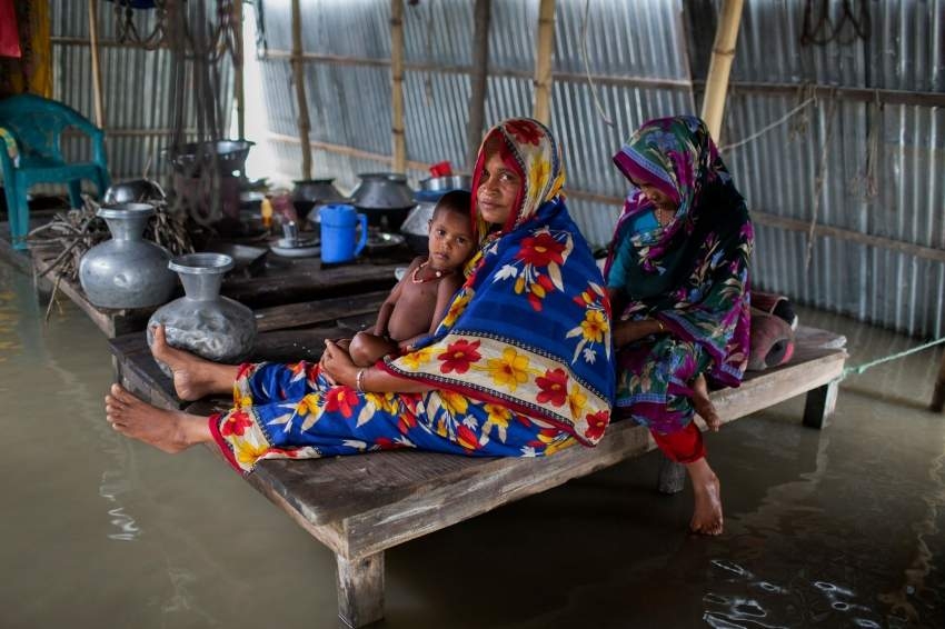 الفيضانات تشرد الملايين في بنغلاديش