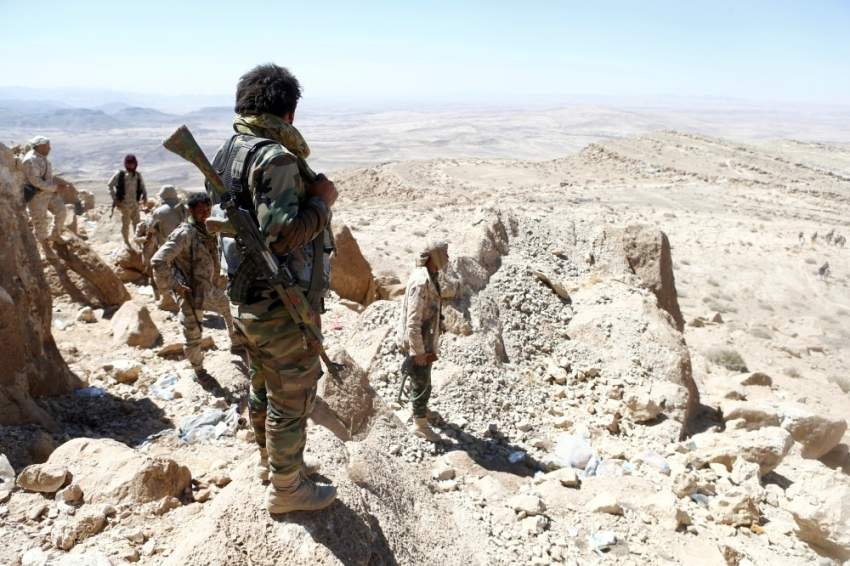 الجيش اليمني يقطع خطوط إمدادات المتمردين إلى مركز باقم