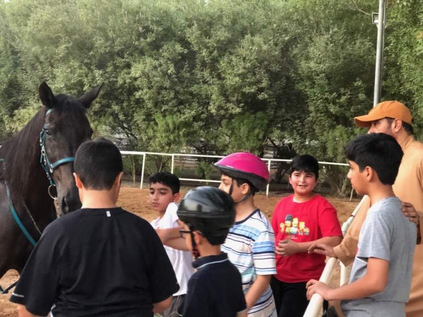 12 طفلاً برتبة فارس في معسكر راشد الصيفي