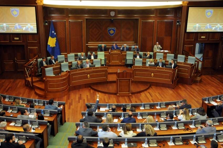 برلمان كوسوفو يصوت لمصلحة حل نفسه