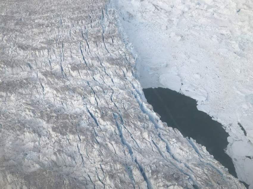«نيويورك أبوظبي» تكشف سر ذوبان النهر الجليدي في غرينلاند