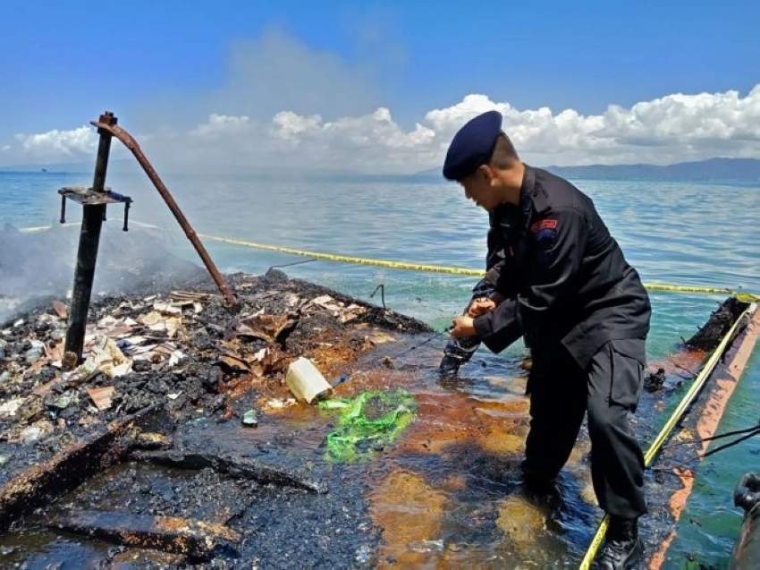 34 في عداد المفقودين جراء حريق على متن عبارة في إندونيسيا