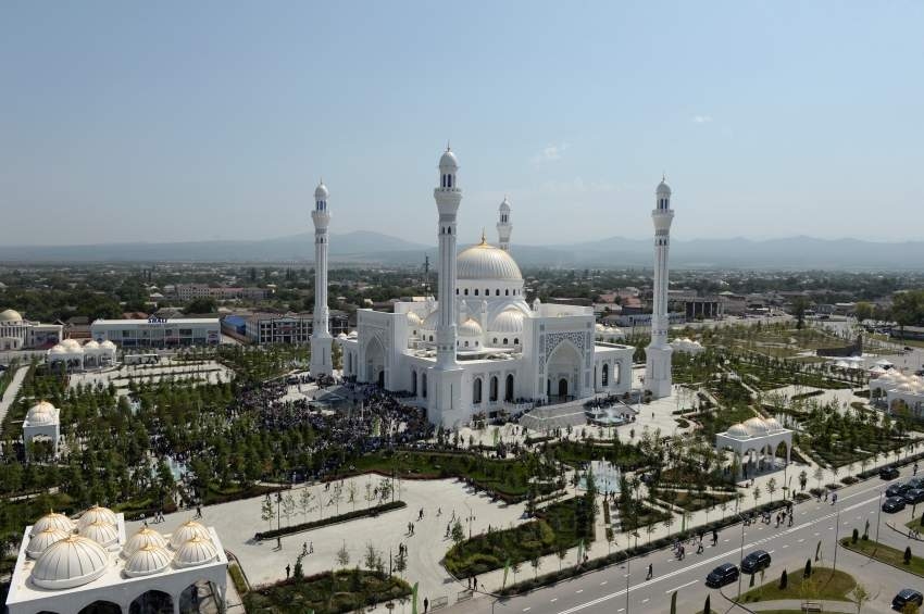 افتتاح «جامع فخر المسلمين» .. المسجد الأكبر في أوروبا