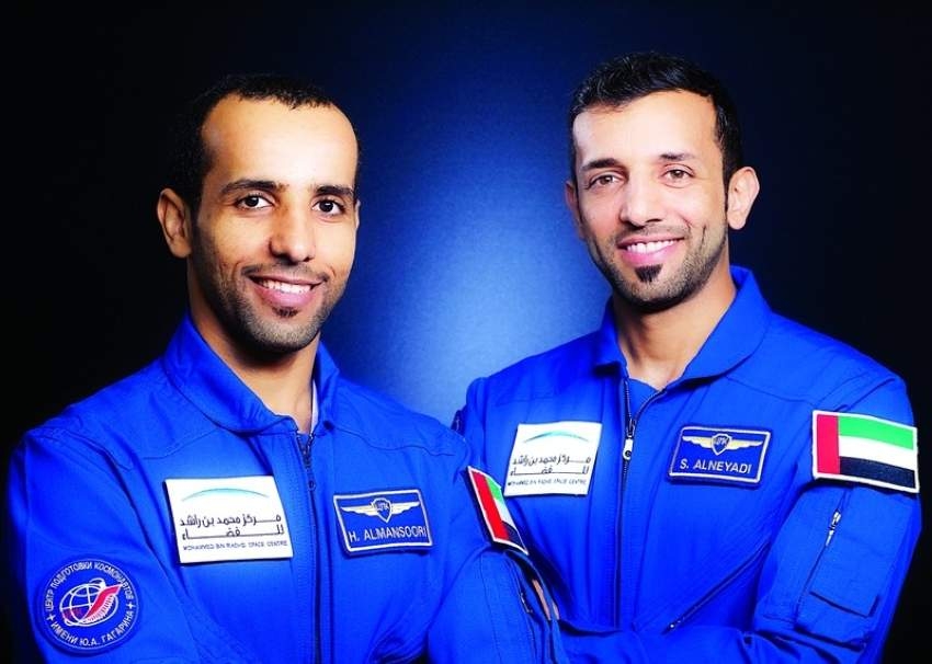 رائدا الفضاء الإماراتيان يتوجهان إلى «بايكونور» استعداداً لـ «العزل الصحي»