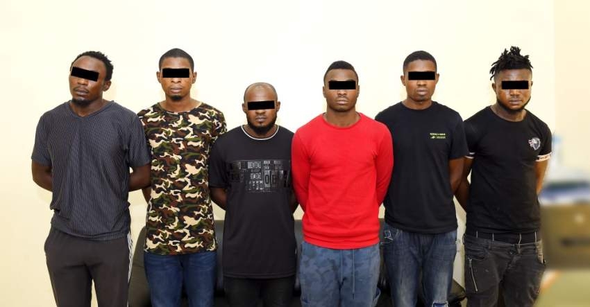 ضبط عصابة أفريقية متخصصة بالسرقة في الشارقة