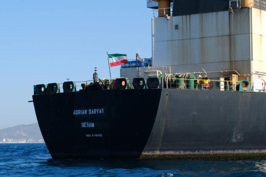 ناقلات النفط الإيرانية «الصامتة» تنتهك العقوبات بمساعدة شبكة تهريب آسيوية
