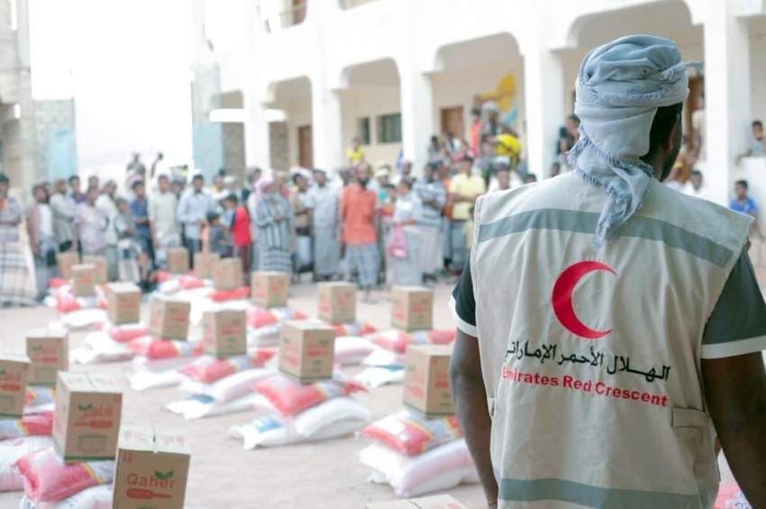 الإمارات تقدم مساعدات طارئة لناجين من مجزرة ارتكبها الحوثيون جنوب الحديدة