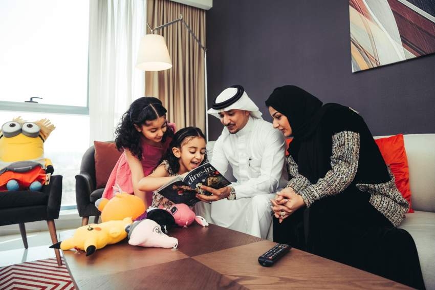 "الرؤية" تعايش تفاصيل يوم في حياة أسرة سعودية بدبي
