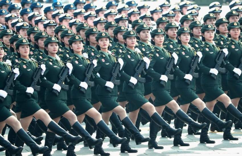 جنرالات إناث وهدايا للشعب.. الصين تُبهر العالم في ذكراها الـ70
