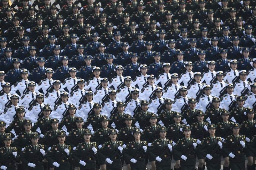 جنرالات إناث وهدايا للشعب.. الصين تُبهر العالم في ذكراها الـ70