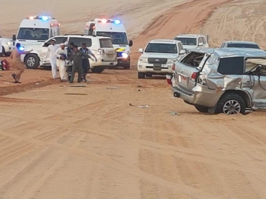 شرطة أبوظبي تنقل جواً مواطنين أصيبا بحادث مروري إلى مستشفى المفرق